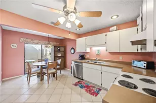 38 Pebble Rock Dr, Venice, FL 34293 - Photo 5