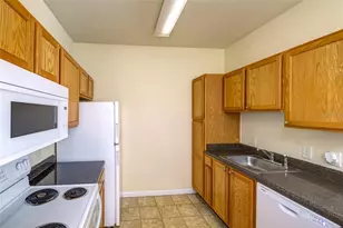 4802 51st Street W, Bradenton, FL 34210 - Photo 9