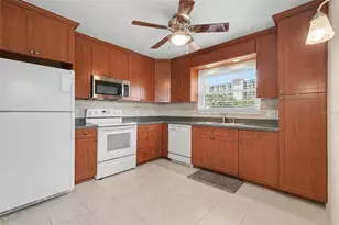 7151 Sunset Way, Saint Pete Beach, FL 33706 - Photo 3