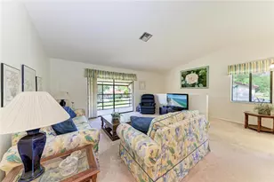 5685 Gardens Dr, Sarasota, FL 34243 - Photo 7