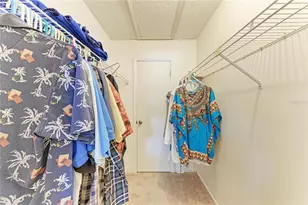 5685 Gardens Dr, Sarasota, FL 34243 - Photo 19