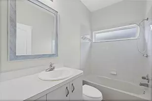 4917 79th St E, Bradenton, FL 34203 - Photo 9