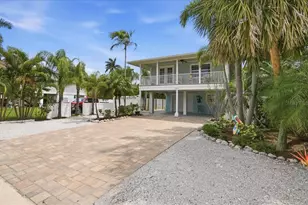 2811 Gulf Dr, Holmes Beach, FL 34217 - Photo 3