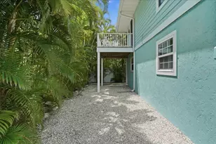 2811 Gulf Dr, Holmes Beach, FL 34217 - Photo 43