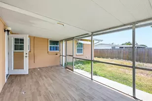 5608 Murdock Ave, Sarasota, FL 34231 - Photo 25