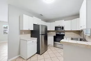 5608 Murdock Ave, Sarasota, FL 34231 - Photo 11