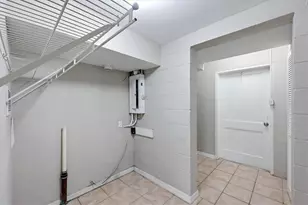 5608 Murdock Ave, Sarasota, FL 34231 - Photo 23