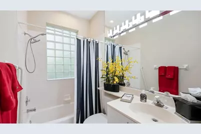 8009 Hampton Court, University Park, FL 34201 - Photo 23