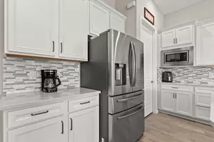 8510 Coastal Palms Gln, Parrish, FL 34219 - Photo 21