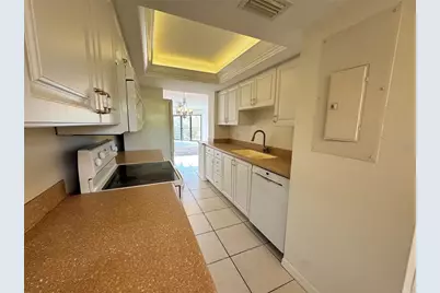 204 3rd Street W #204, Bradenton, FL 34205 - Photo 9