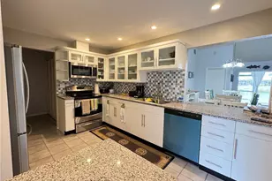 5371 Crestlake Blvd, Sarasota, FL 34233 - Photo 9