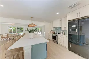 431 Island Cir, Sarasota, FL 34242 - Photo 11