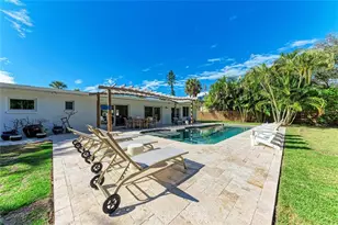 431 Island Cir, Sarasota, FL 34242 - Photo 45