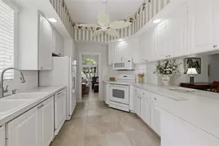 8080 Cardena Ln, Sarasota, FL 34238 - Photo 15