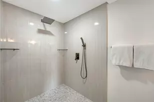 925 Spanish Dr N, Longboat Key, FL 34228 - Photo 41
