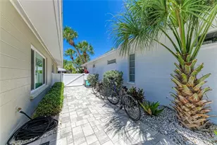 1218 Moonmist Cir, Sarasota, FL 34242 - Photo 37