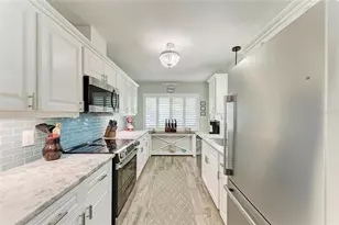 1218 Moonmist Cir, Sarasota, FL 34242 - Photo 11