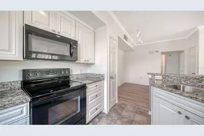 5501 Rosehill Road #105, Sarasota, FL 34233 - Photo 17