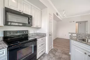 5501 Rosehill Rd, Sarasota, FL 34233 - Photo 17