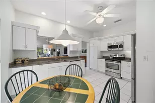 4072 Jardin Ln, Sarasota, FL 34238 - Photo 9