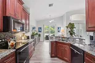 4222 65th Pl E, Sarasota, FL 34243 - Photo 17