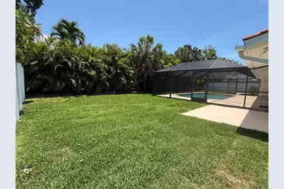 5569 Shadow Lawn Drive, Sarasota, FL 34242 - Photo 17