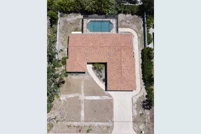 5569 Shadow Lawn Drive, Sarasota, FL 34242 - Photo 5