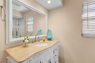 6609 Mauna Loa Blvd, Sarasota, FL 34241 - Photo 21