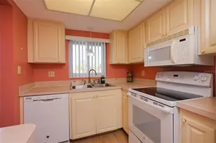 3607 Lake Bayshore Dr, Bradenton, FL 34205 - Photo 15