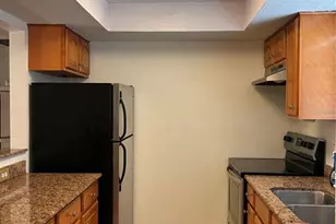 972 La Costa Cir, Sarasota, FL 34237 - Photo 3