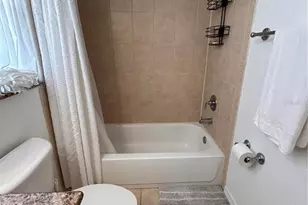 972 La Costa Cir, Sarasota, FL 34237 - Photo 13