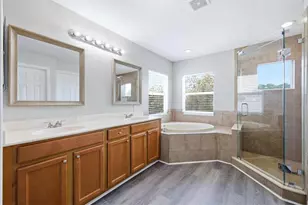 4266 67th Ave Cir E, Sarasota, FL 34243 - Photo 33