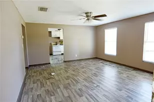 3124 9th St E, Bradenton, FL 34208 - Photo 9