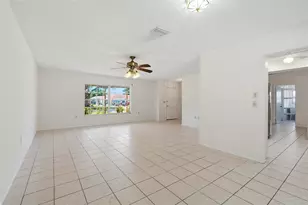 290 Mt Vernon Dr, Venice, FL 34293 - Photo 9