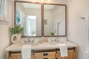 209 Briggs Ct, Sarasota, FL 34237 - Photo 19