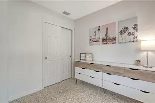 209 Briggs Ct, Sarasota, FL 34237 - Photo 25