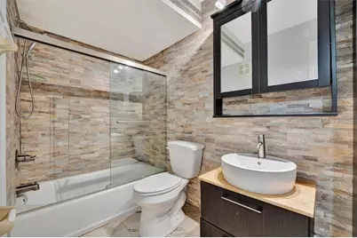 5800 Hollywood Boulevard #115, Sarasota, FL 34231 - Photo 17