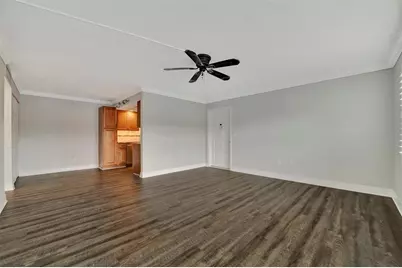 5800 Hollywood Boulevard #115, Sarasota, FL 34231 - Photo 7