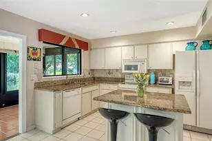 4638 Willow Wood Cir, Sarasota, FL 34241 - Photo 15