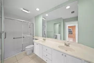 5860 Helicon Pl, Sarasota, FL 34238 - Photo 9