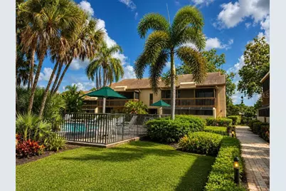 3033 Willow Green #10, Sarasota, FL 34235 - Photo 1