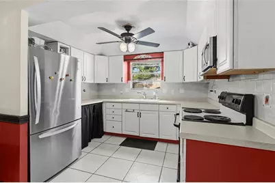 219 39th Street E, Palmetto, FL 34221 - Photo 3