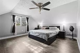 219 39th St E, Palmetto, FL 34221 - Photo 5