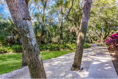135 Wild Palm Drive, Bradenton, FL 34210 - Photo 33