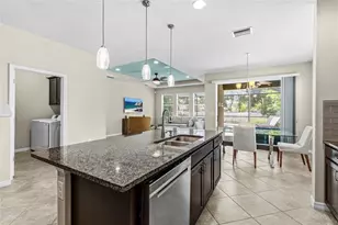 5309 Charlie Brown Ln, Sarasota, FL 34233 - Photo 7