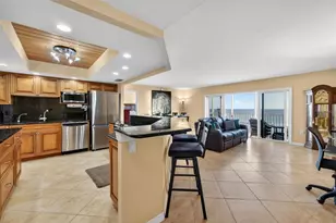 800 Benjamin Franklin Dr, Sarasota, FL 34236 - Photo 9