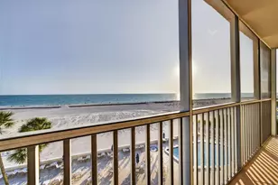800 Benjamin Franklin Dr, Sarasota, FL 34236 - Photo 17