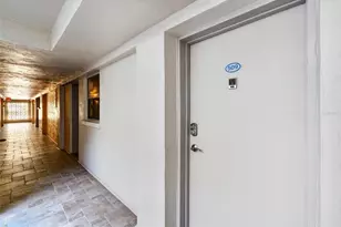 800 Benjamin Franklin Dr, Sarasota, FL 34236 - Photo 47