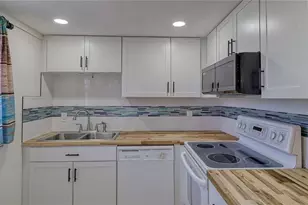 101 Cambridge Trail, Sun City Center, FL 33573 - Photo 15