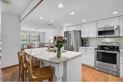 3328 Tobero Lane, Sarasota, FL 34235 - Photo 13